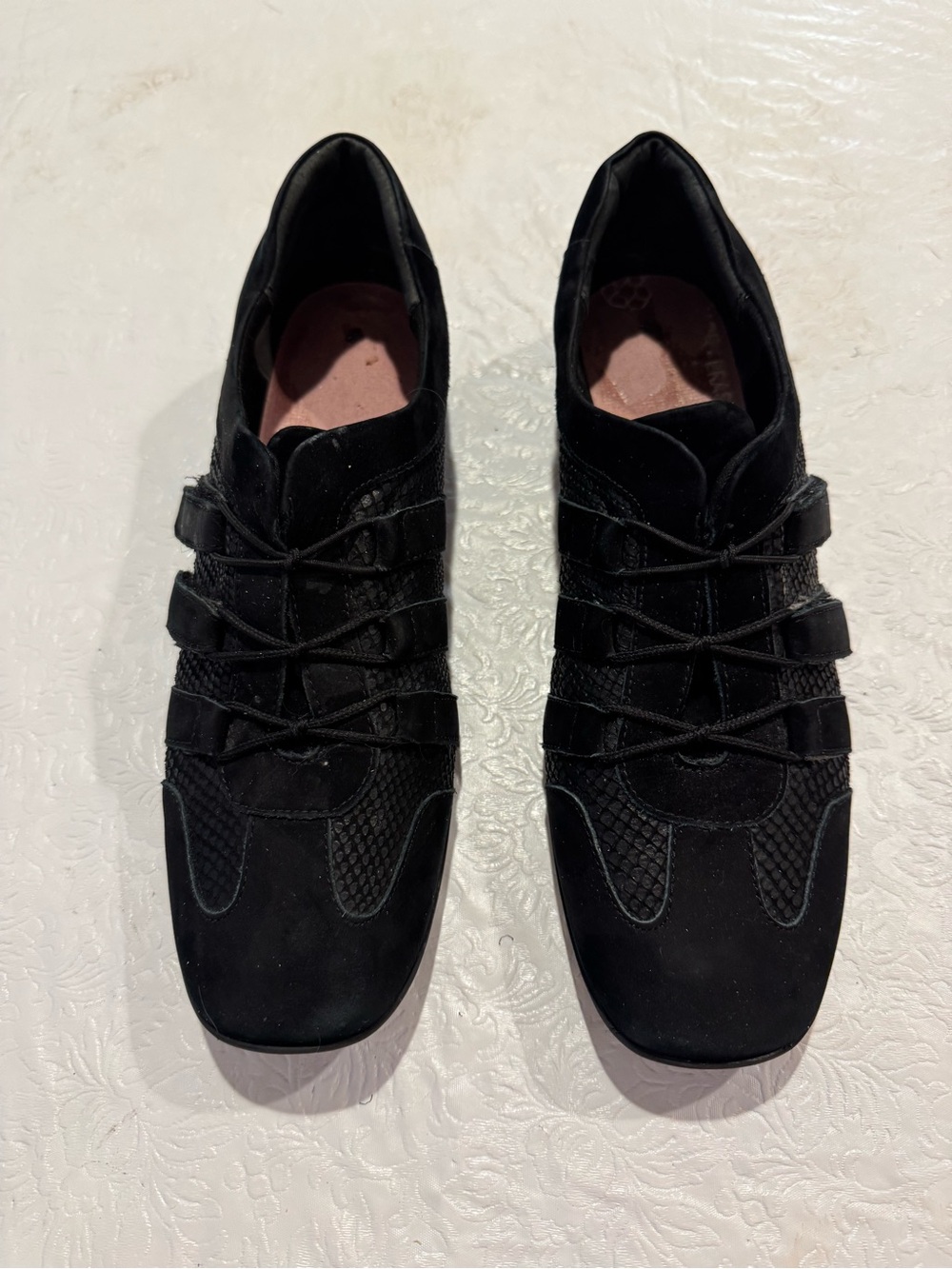Walking Cradles Women’s Black Casual Lace-Up Slip on shoes